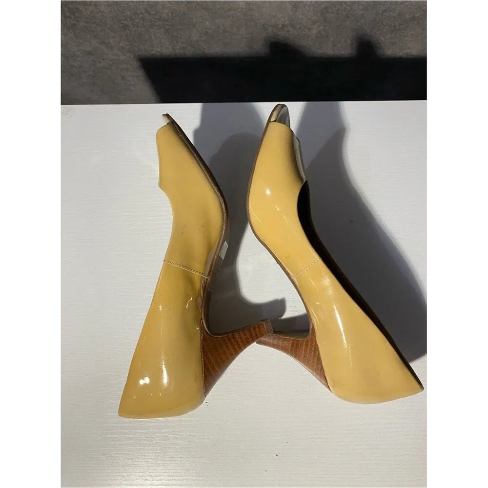 Clarks Artisan Women's Peep Toe Pumps Nude Tan Patent Leather Mid Heels Size